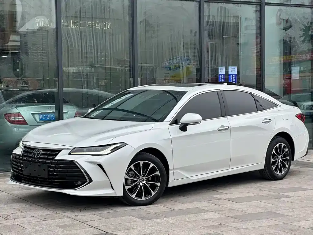 Toyota Avalon — фото 1