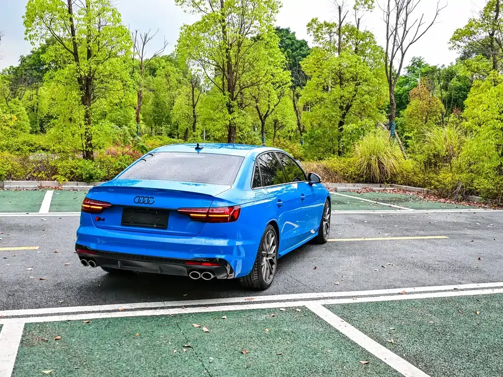 Audi S4 — фото 5
