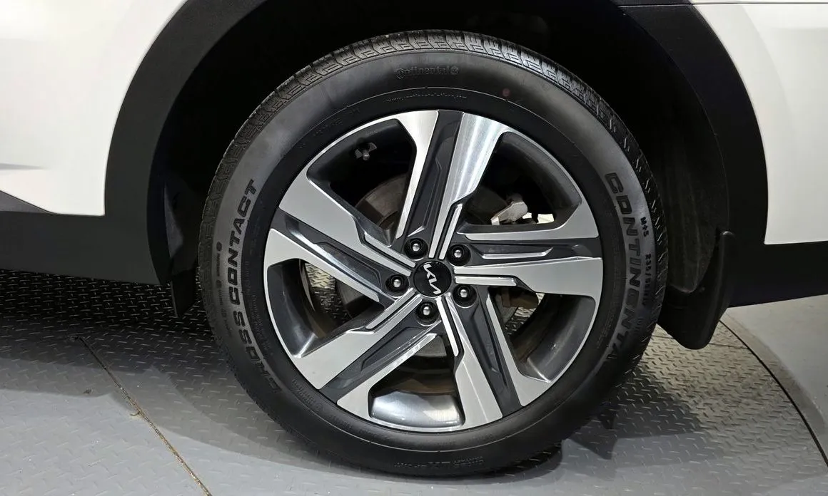 Kia Sorento — фото 5