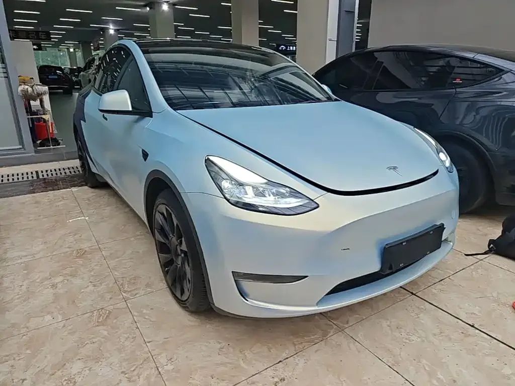 Tesla Model Y — фото 9