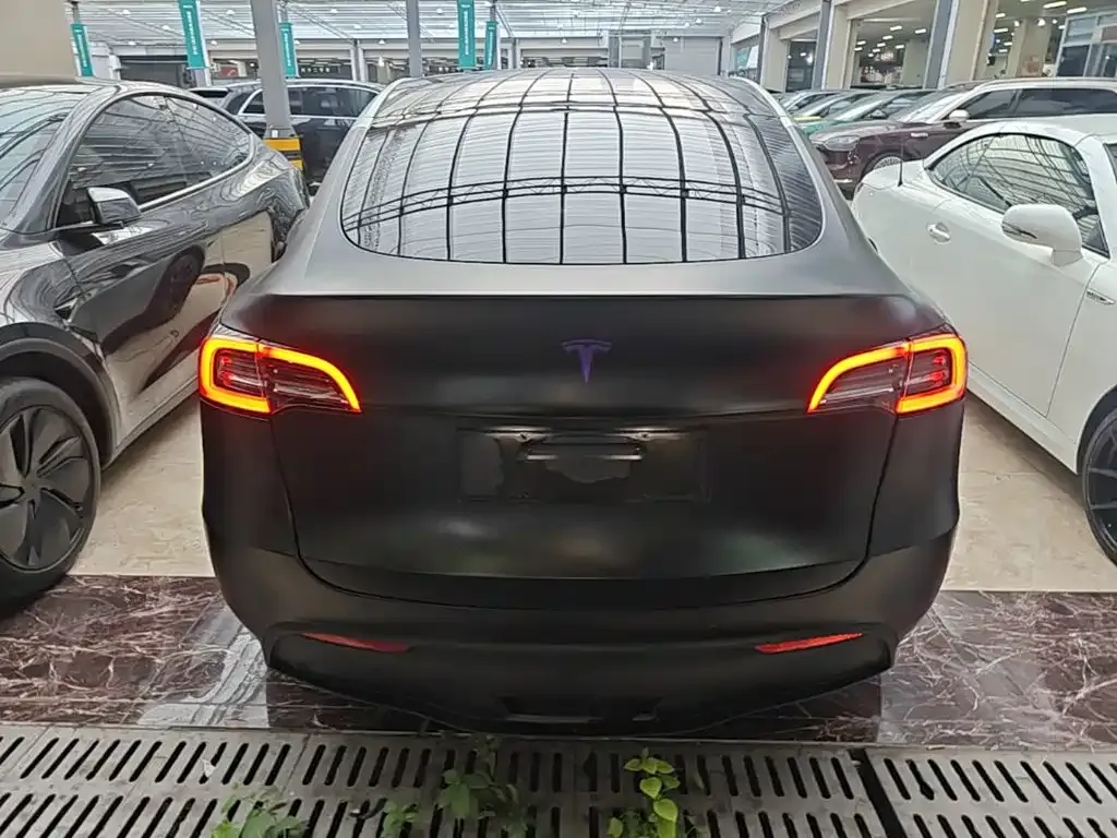 Tesla Model Y — фото 6