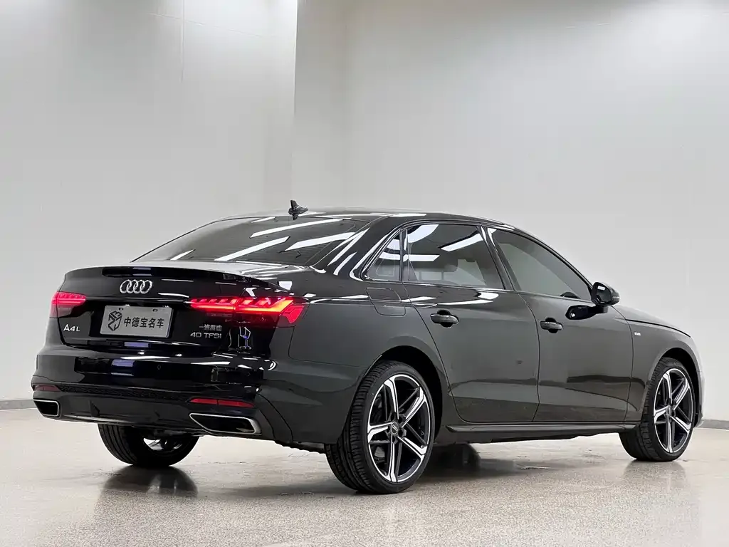 Audi A4L — фото 8