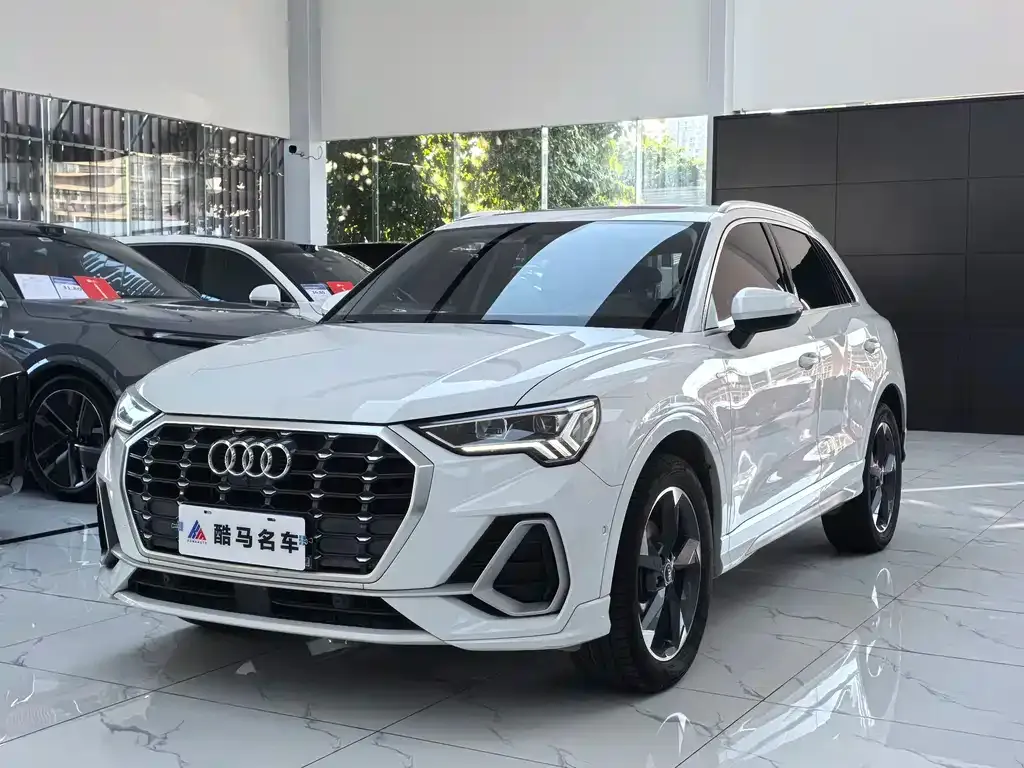 Audi Q3 — фото 1