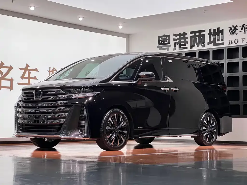 Toyota Vellfire — фото 1