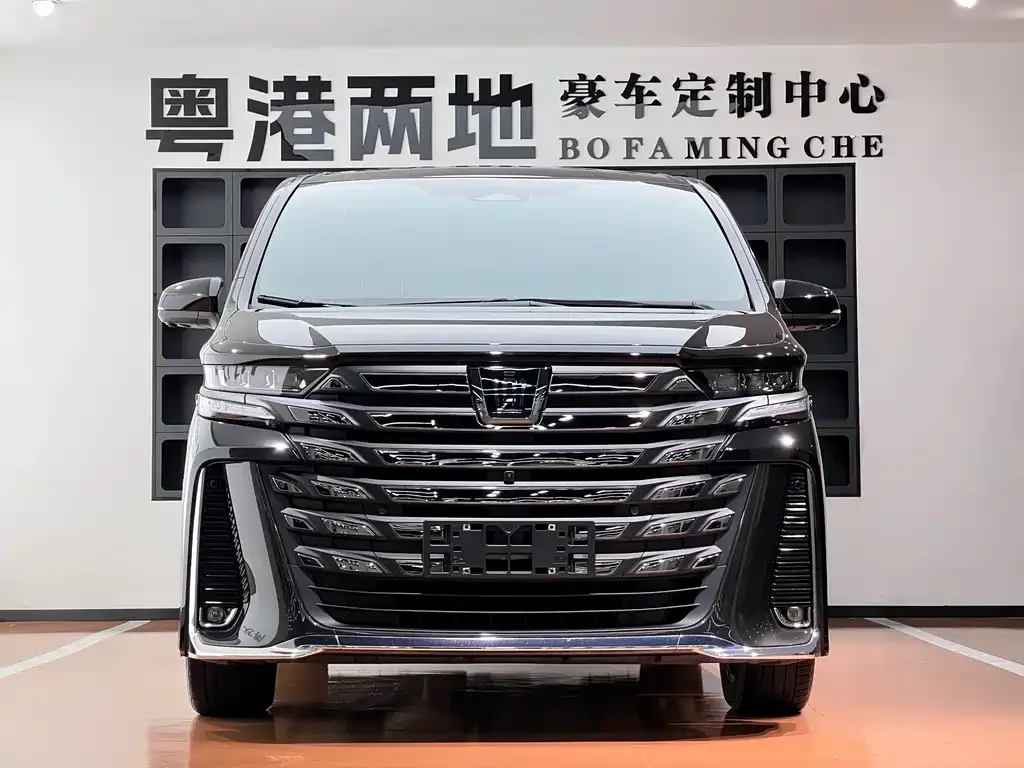 Toyota Vellfire — фото 2
