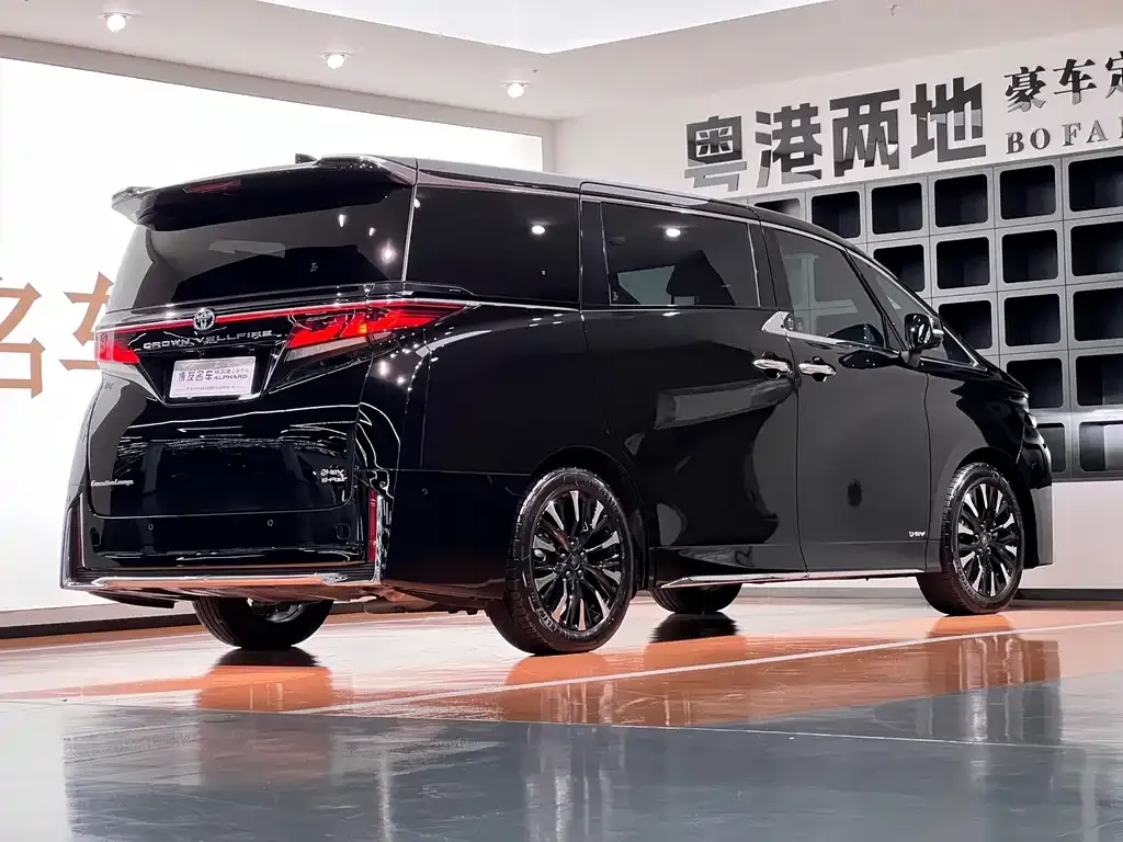 Toyota Vellfire — фото 6