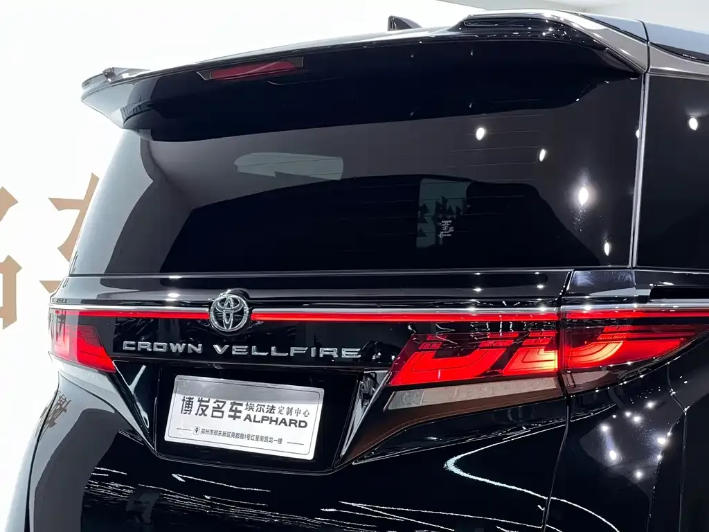 Toyota Vellfire — фото 10