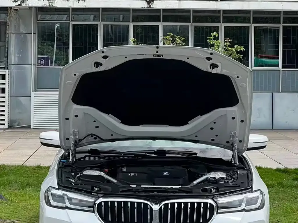BMW 5 Series — фото 10
