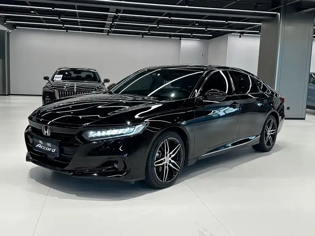 Honda Accord — фото 1