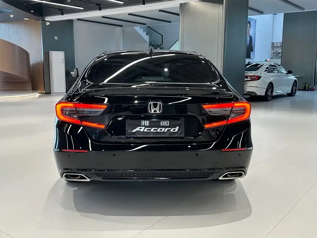 Honda Accord — фото 6