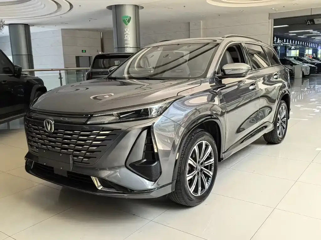 Changan CS75PLUS — фото 1