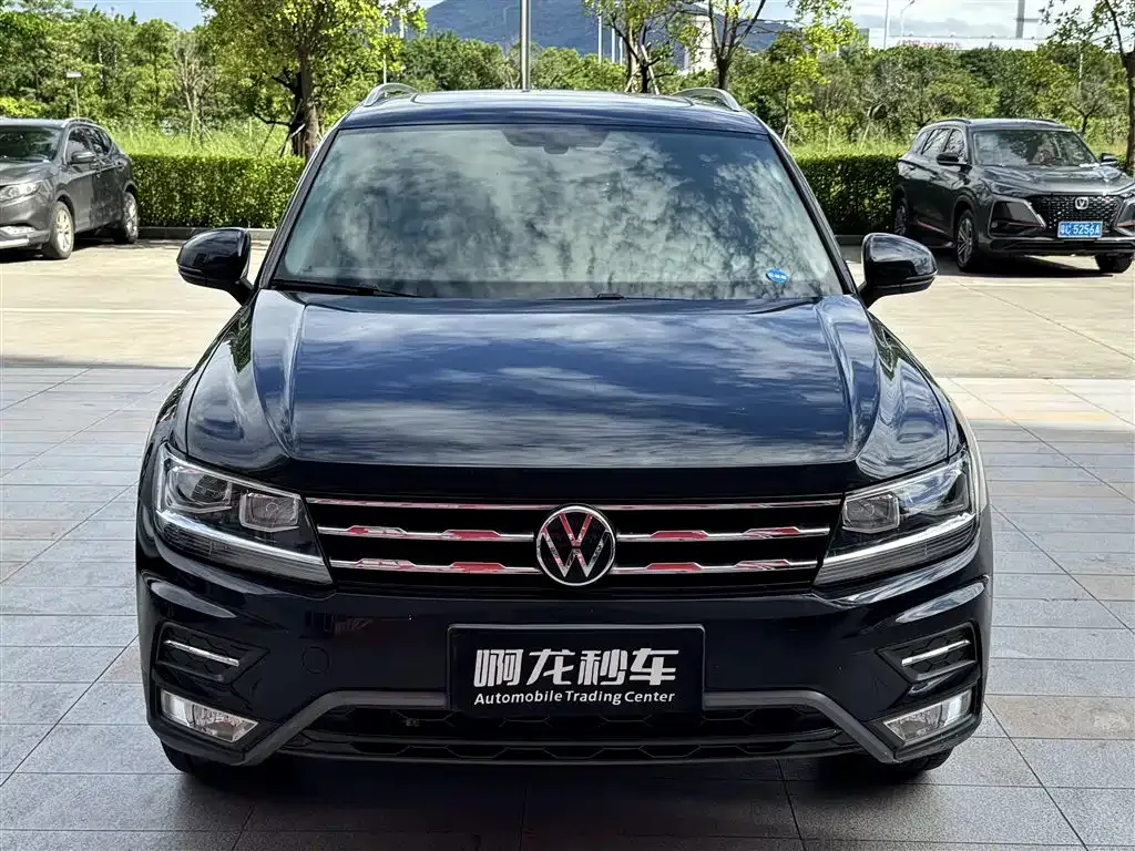 Volkswagen Tiguan L — фото 8