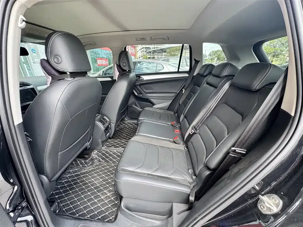 Volkswagen Tiguan L — фото 4