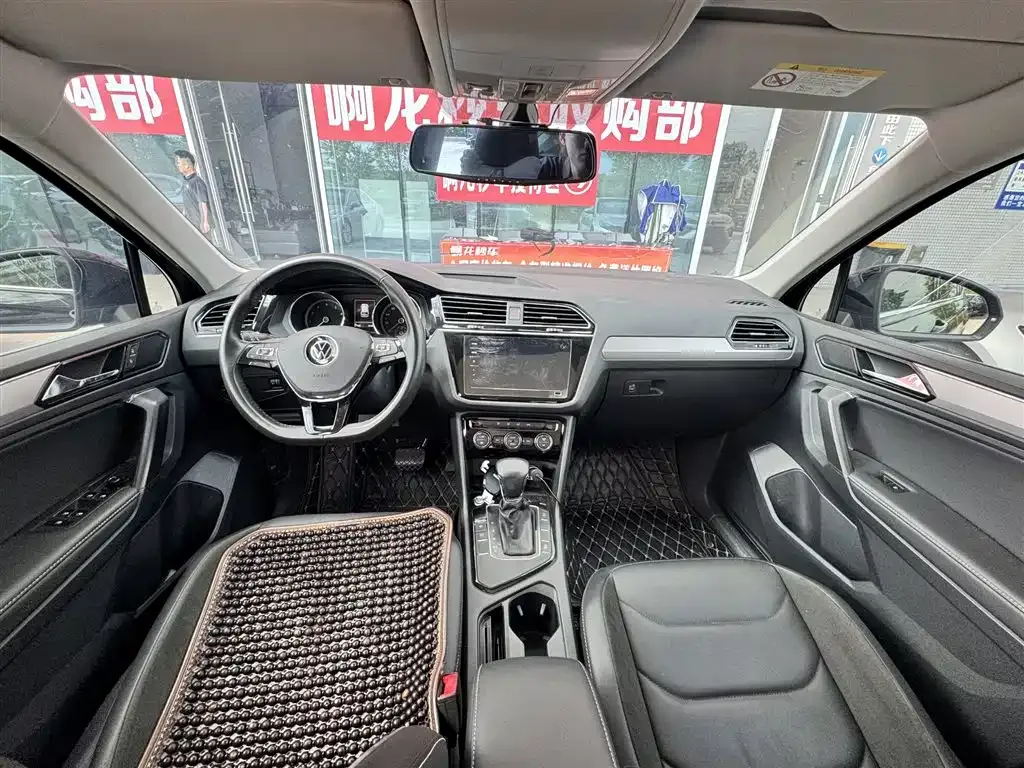 Volkswagen Tiguan L — фото 7