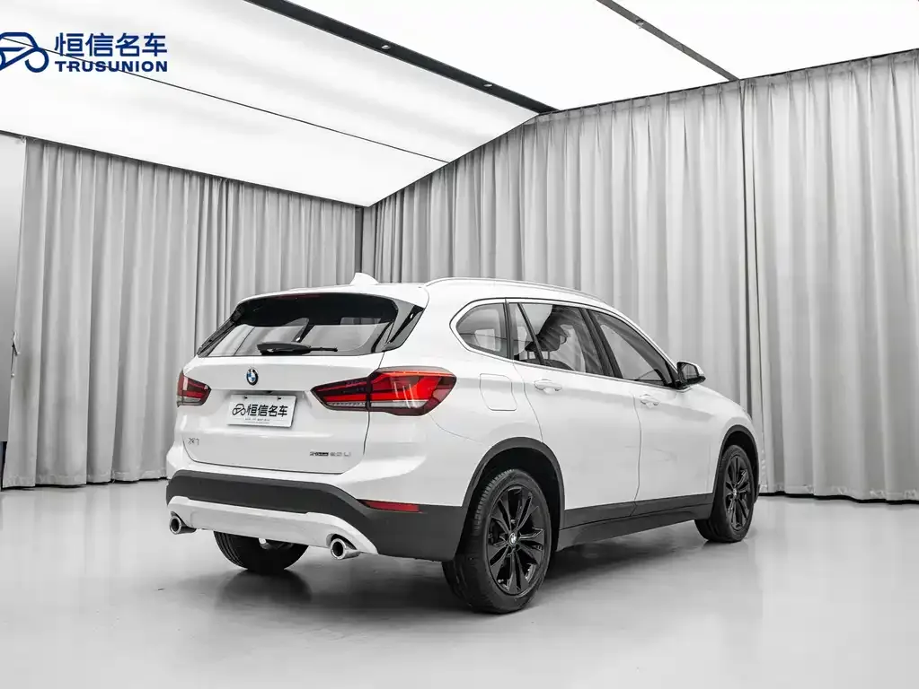 BMW X1 — фото 5