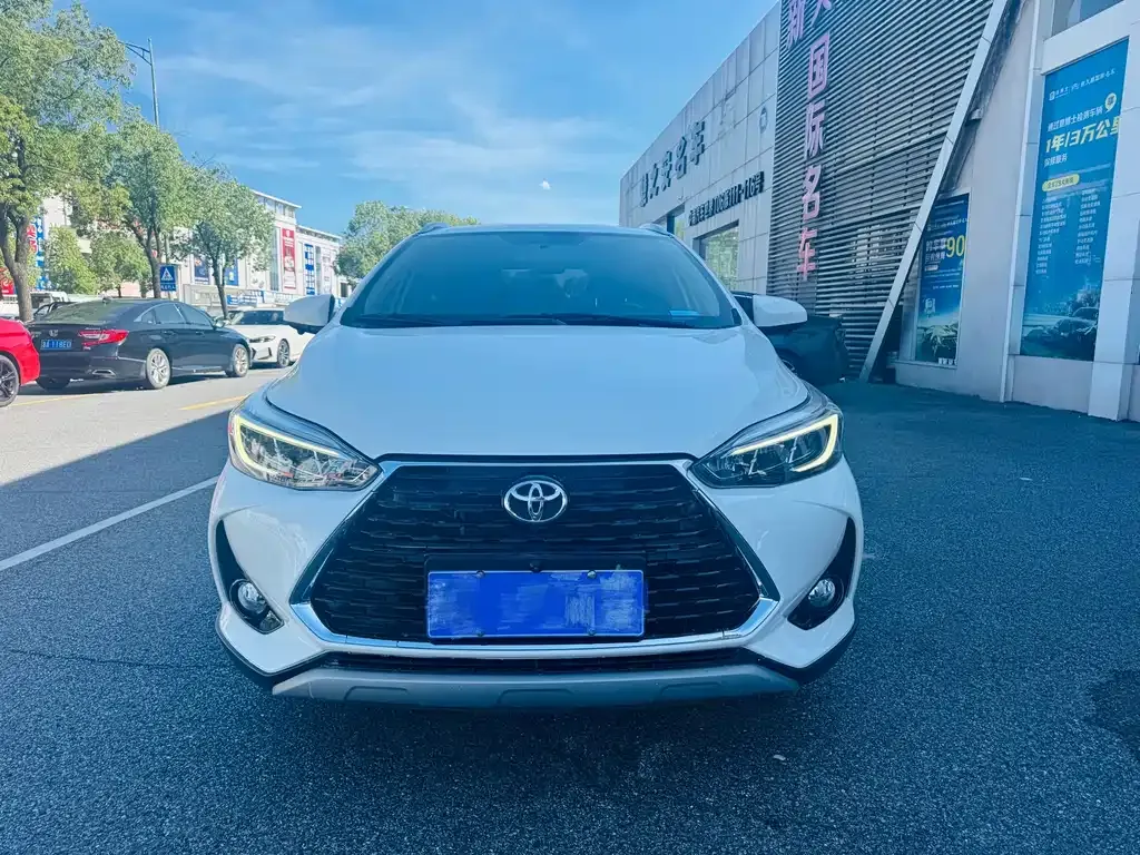 Toyota Yaris L — фото 8