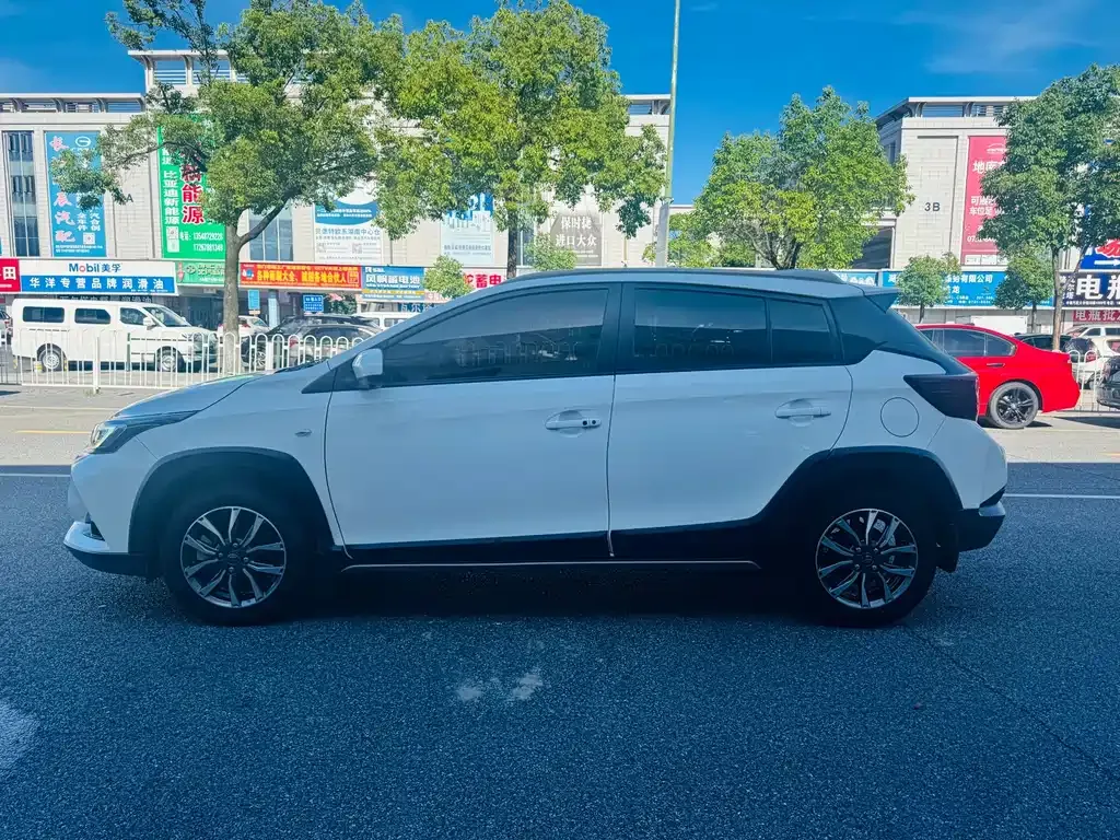 Toyota Yaris L — фото 10