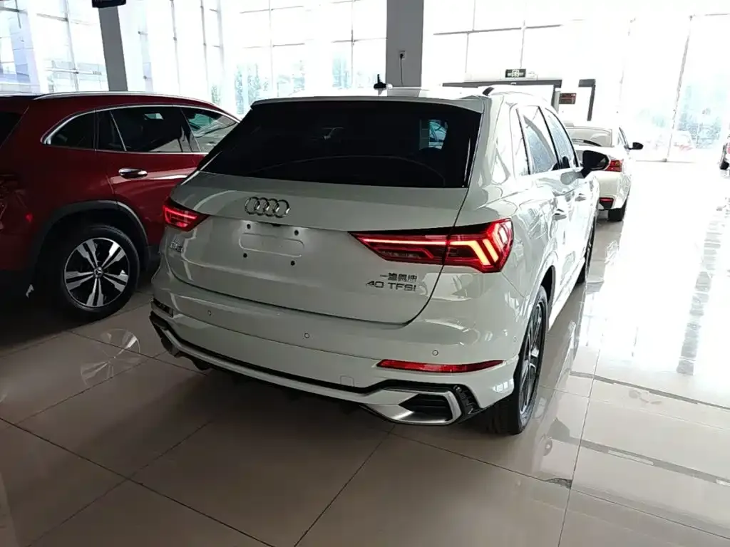 Audi Q3 — фото 5