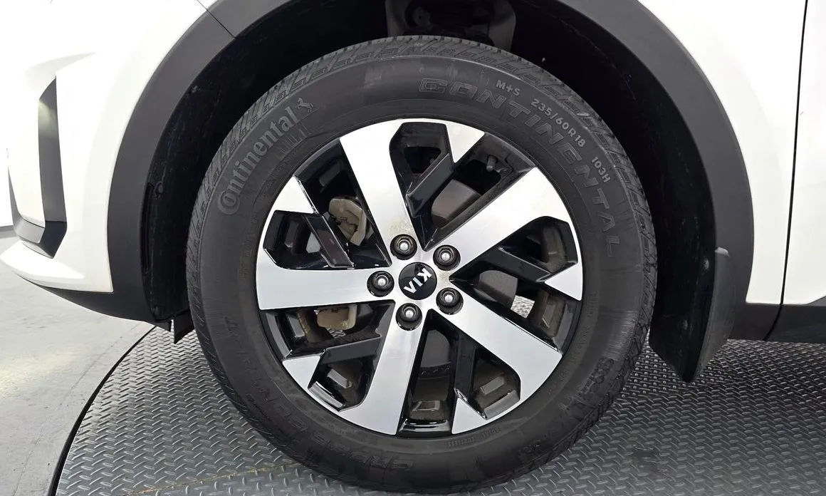 Kia Sorento — фото 6