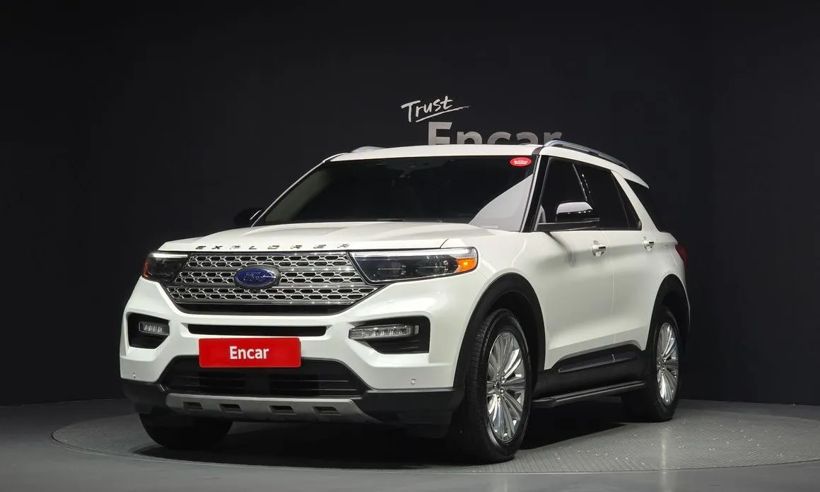 Ford Explorer — фото 1
