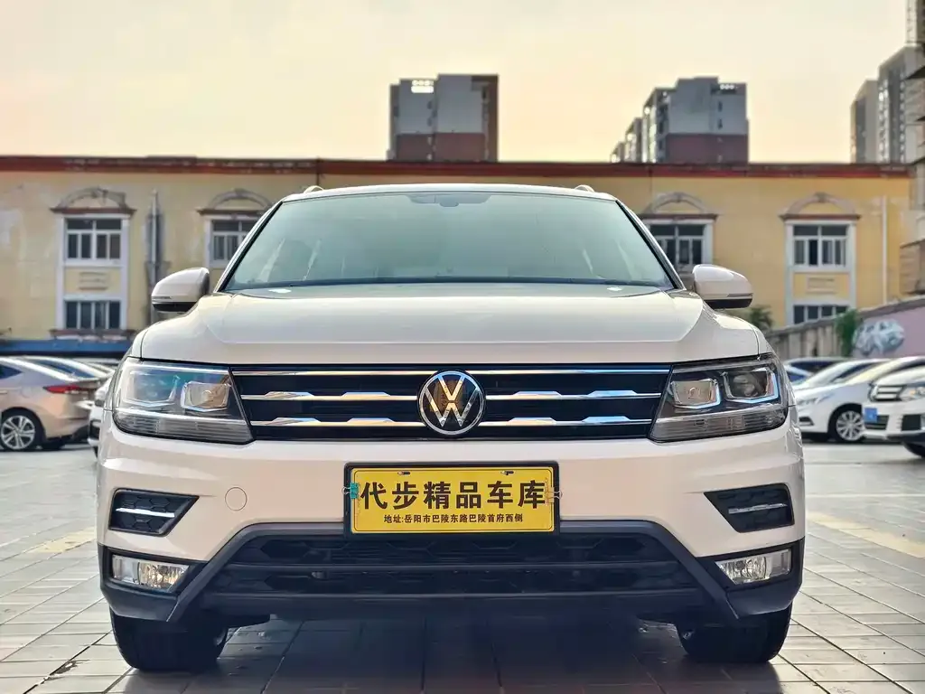 Volkswagen Tiguan L — фото 4
