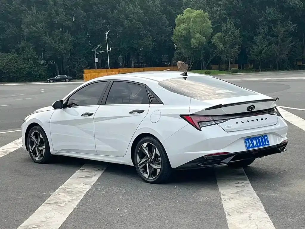 Hyundai Elantra — фото 6