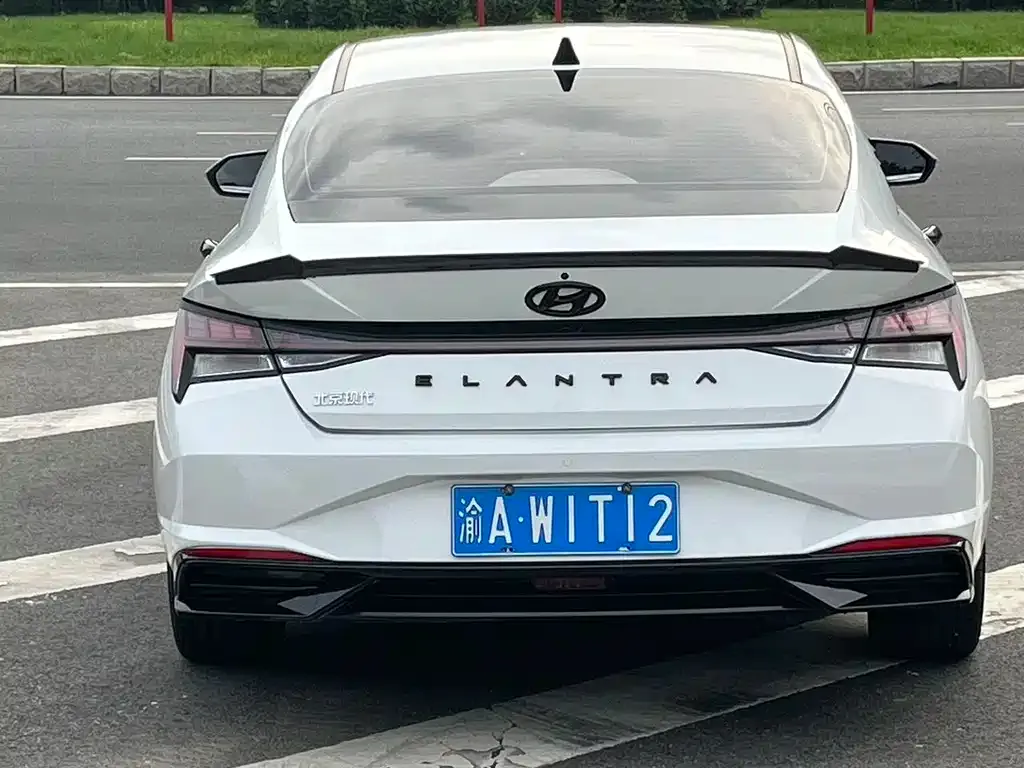 Hyundai Elantra — фото 8