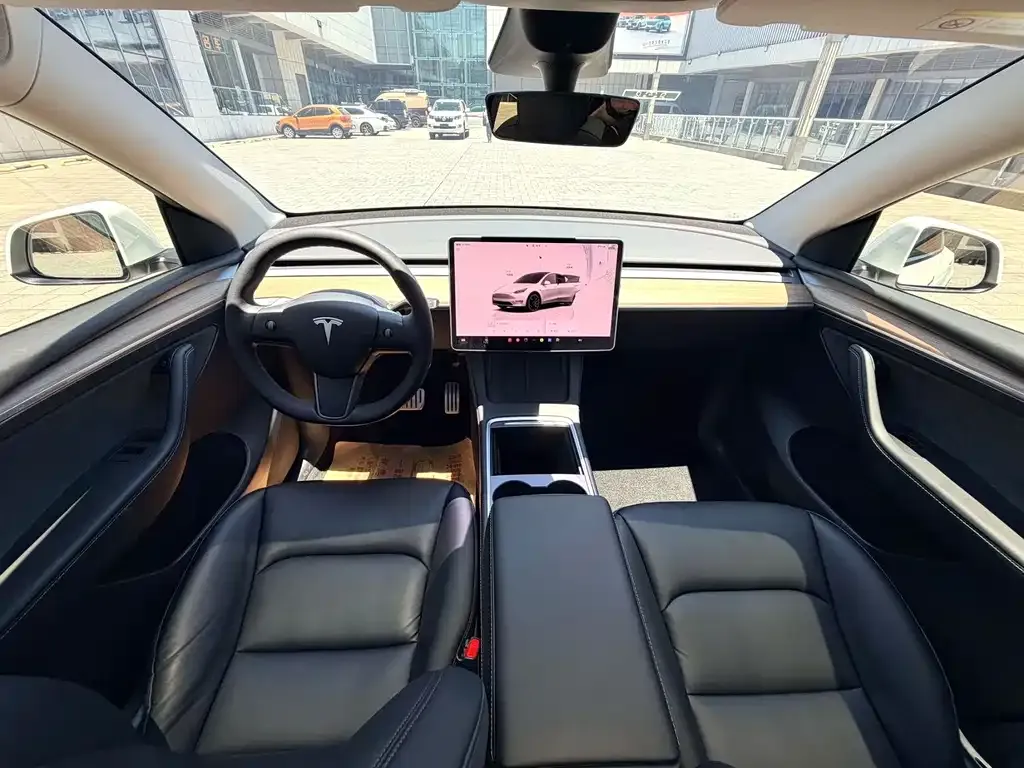 Tesla Model Y — фото 4
