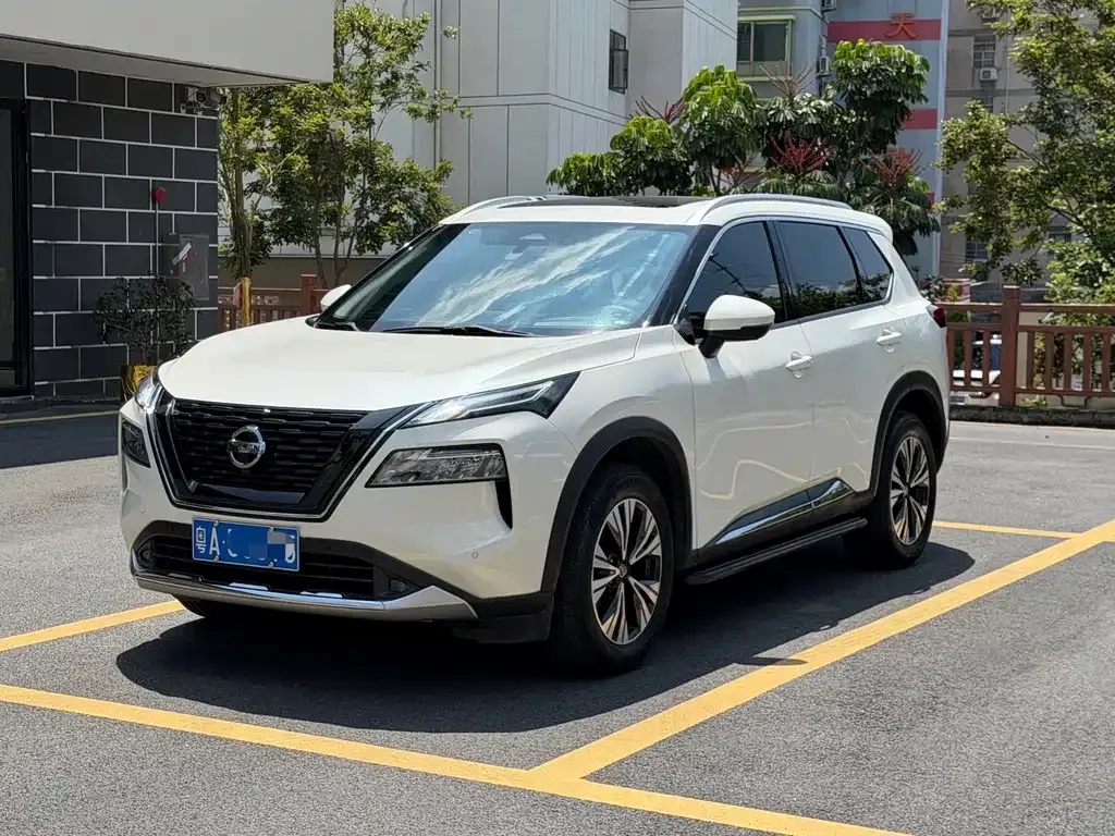 Nissan X-Trail — фото 1