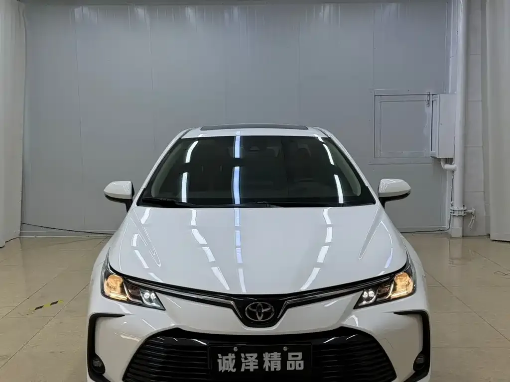 Toyota Corolla — фото 3