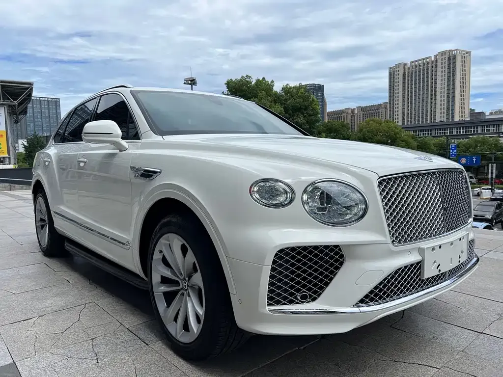 Bentley Bentayga — фото 9