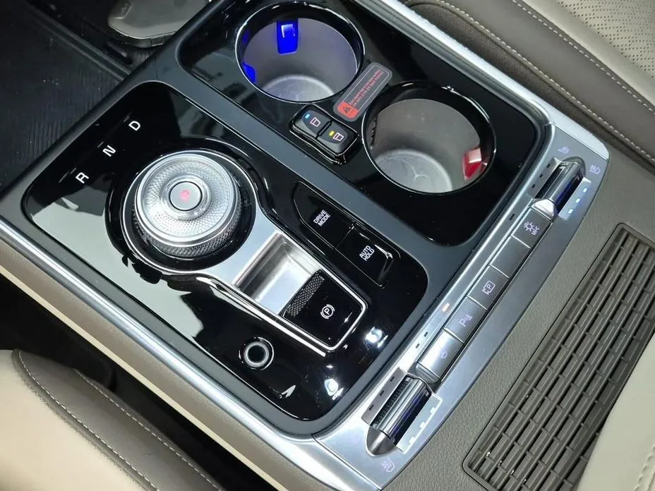 Kia Carnival — фото 10