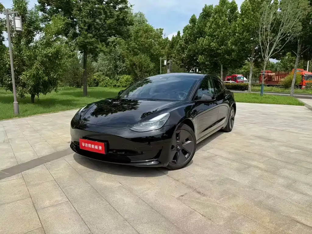 Tesla Model 3 — фото 9