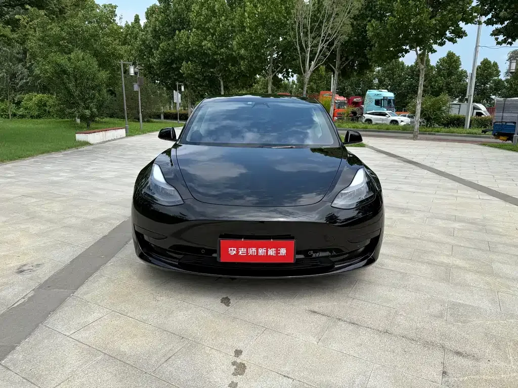 Tesla Model 3 — фото 7