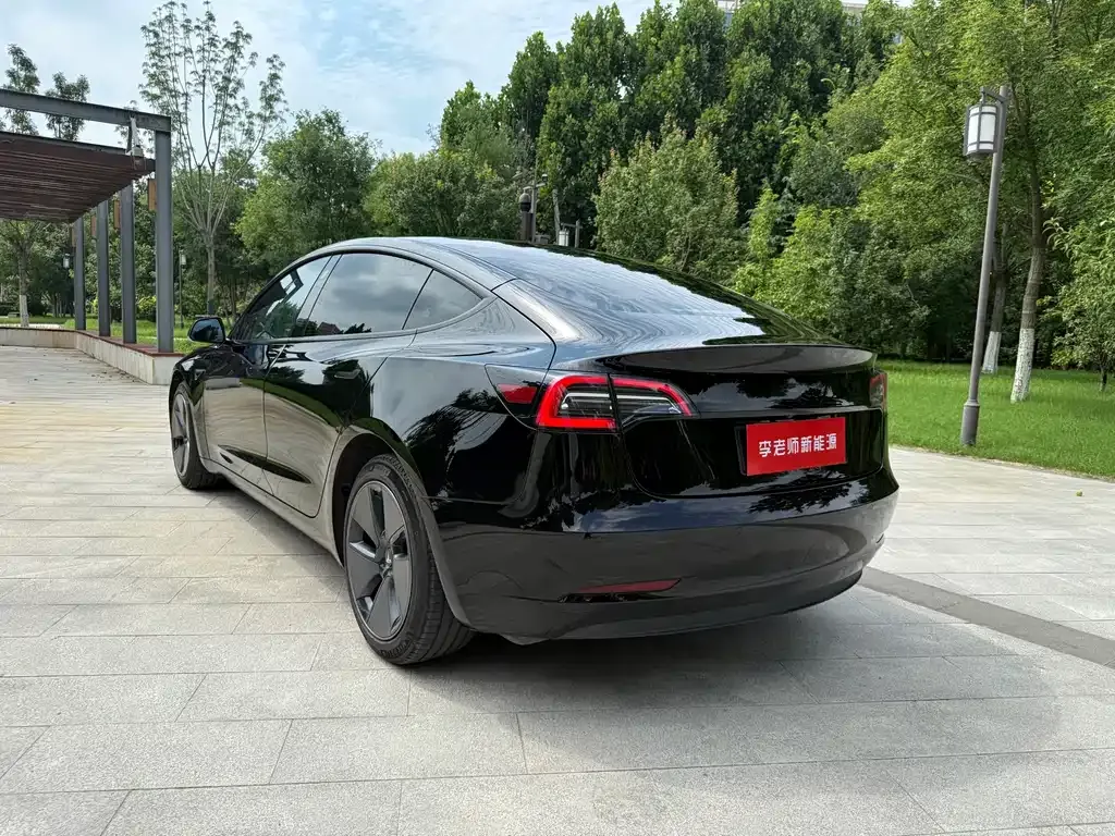 Tesla Model 3 — фото 5