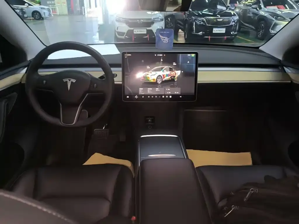 Tesla Model Y — фото 3