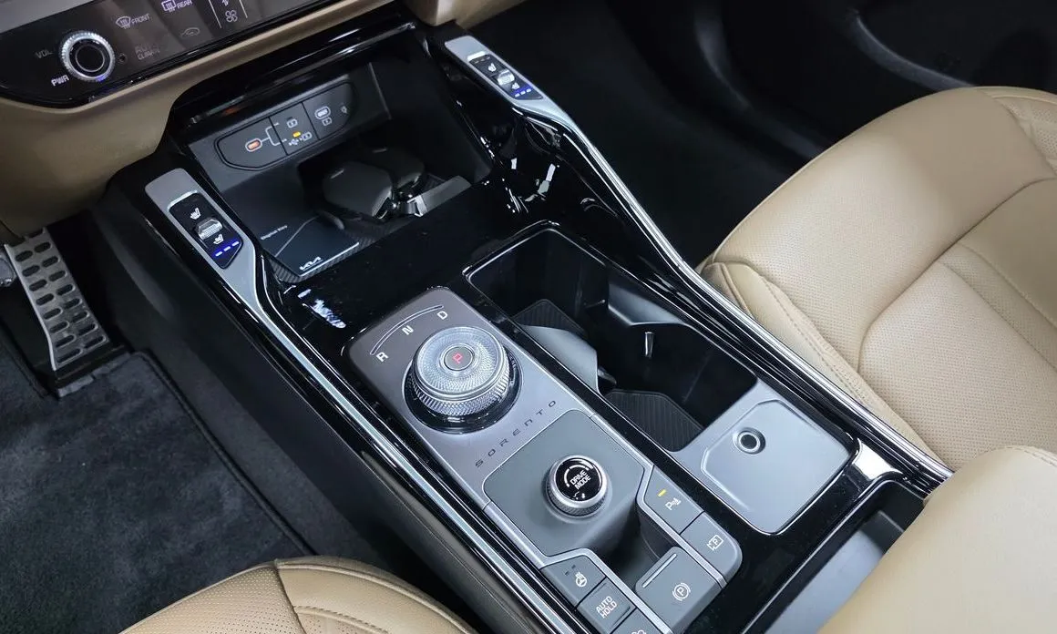 Kia Sorento — фото 8