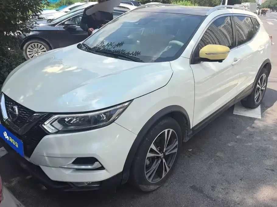 Nissan Qashqai — фото 1