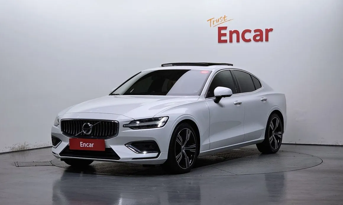 Volvo S60 — фото 1