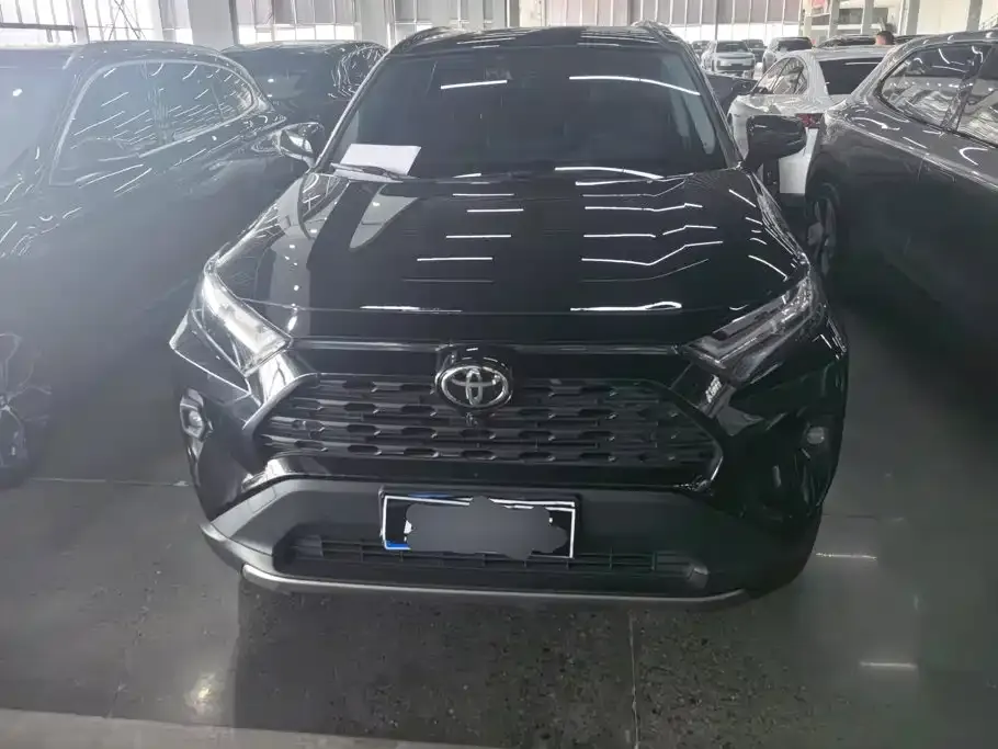 Toyota RAV4 — фото 4