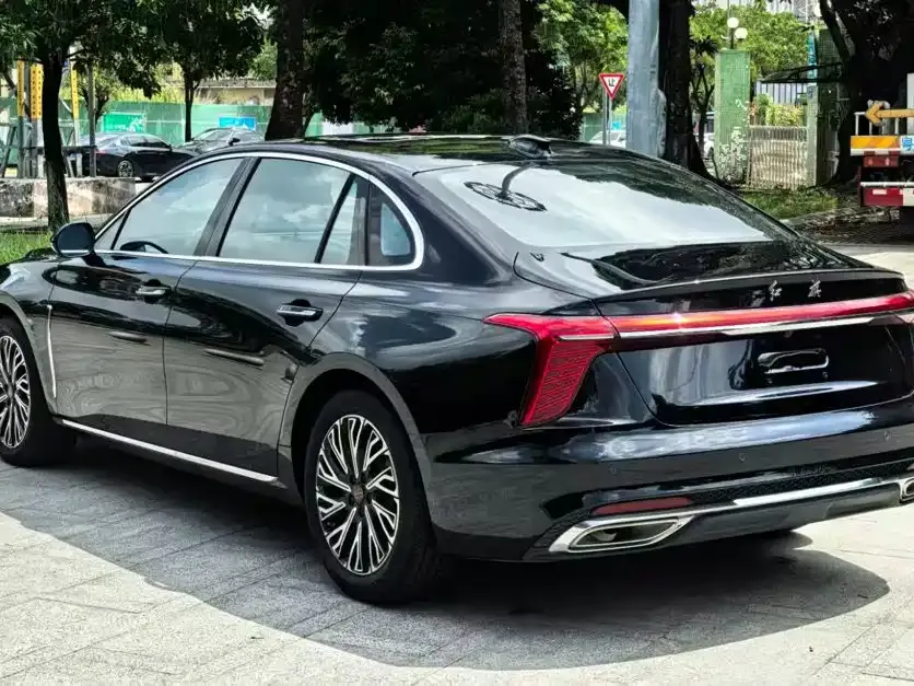 Hongqi H5 — фото 4