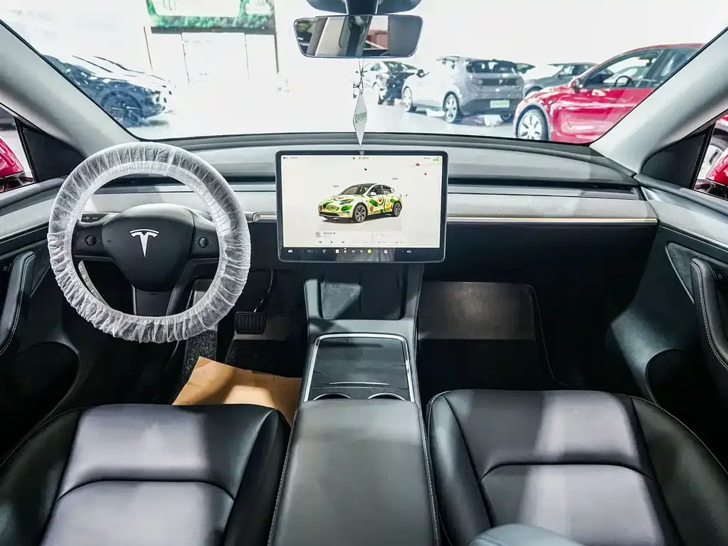 Tesla Model Y — фото 3