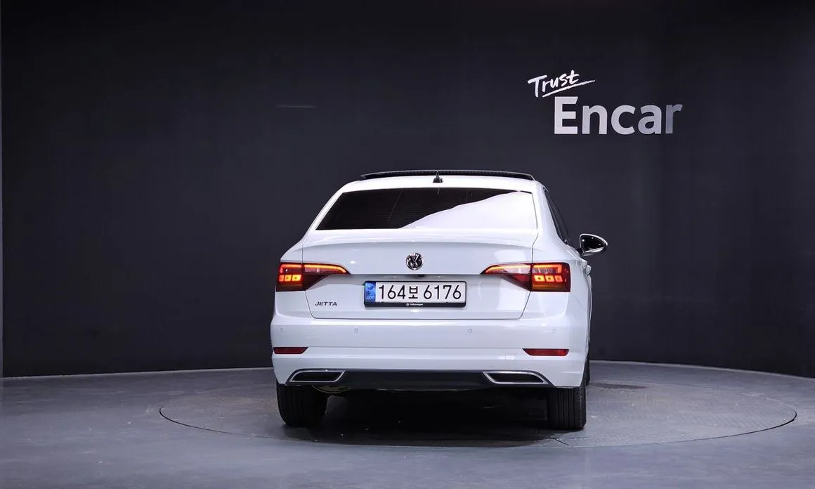 Volkswagen Jetta — фото 3