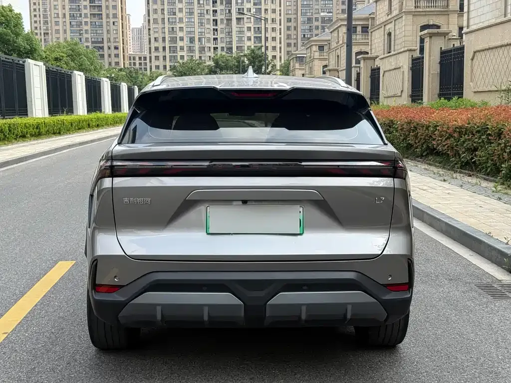 Geely Galaxy L7 — фото 10