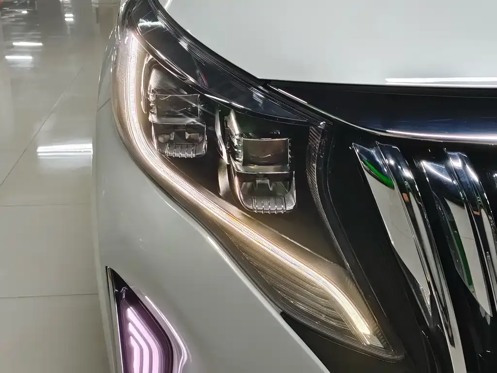GAC Motor Trumpchi M8 — фото 8