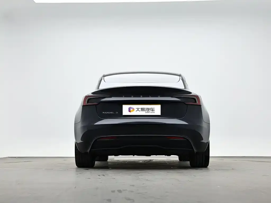 Tesla Model 3 — фото 2