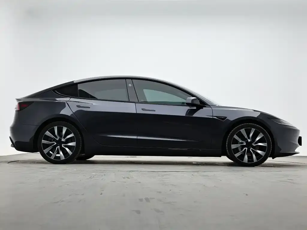 Tesla Model 3 — фото 5