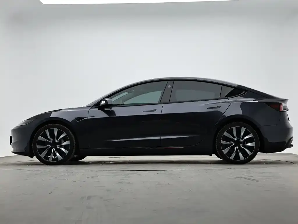Tesla Model 3 — фото 8