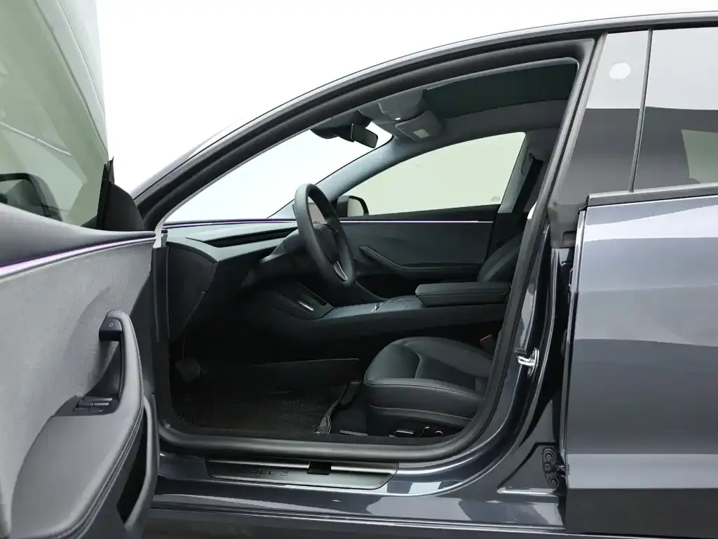 Tesla Model 3 — фото 10