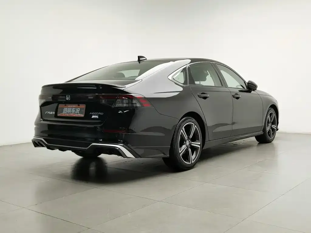 Honda Accord — фото 6